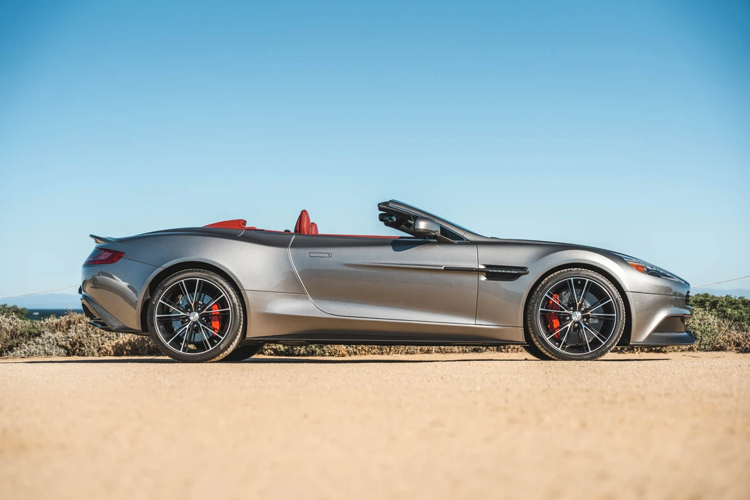 2014 Aston Martin Vanquish 2nd Gen - Image 18 of 31