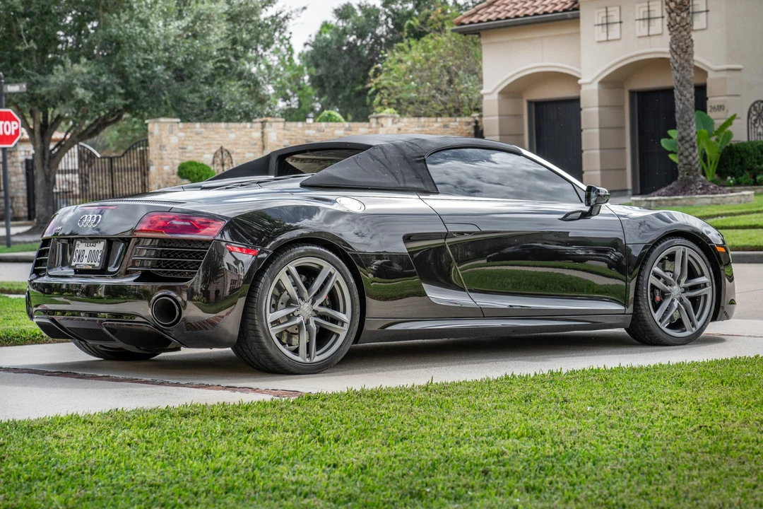 2014 Audi 42 R8 - Image 12 of 31