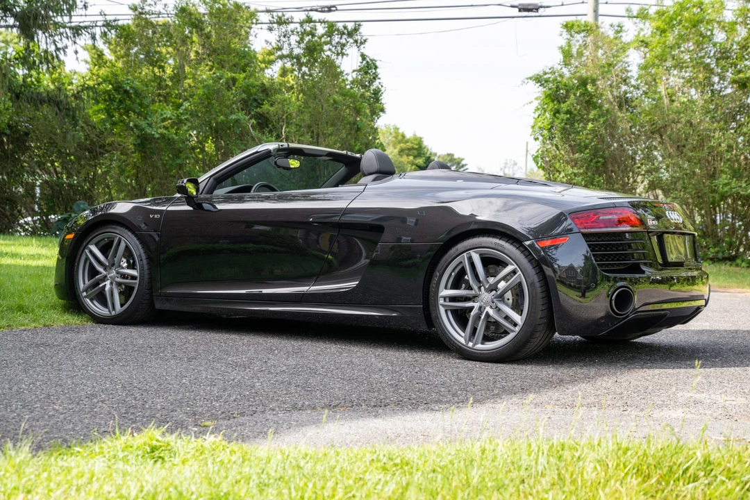 2014 Audi 42 R8 - Image 17 of 31