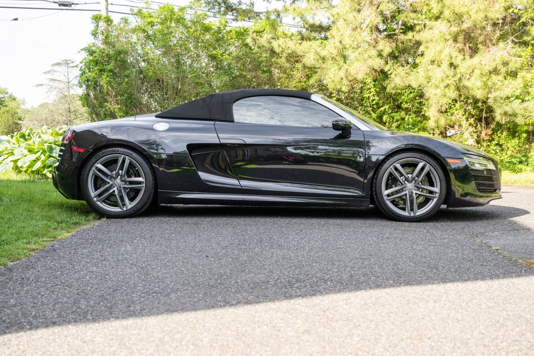 2014 Audi 42 R8 - Image 8 of 31