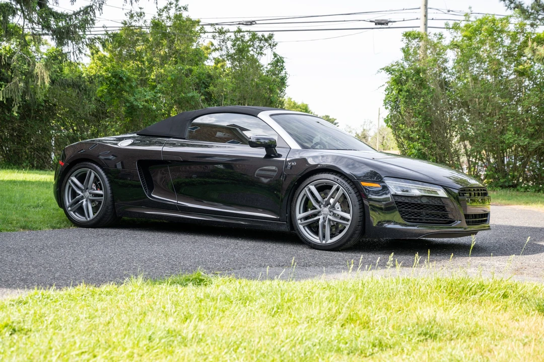 2014 Audi 42 R8 - Image 9 of 31