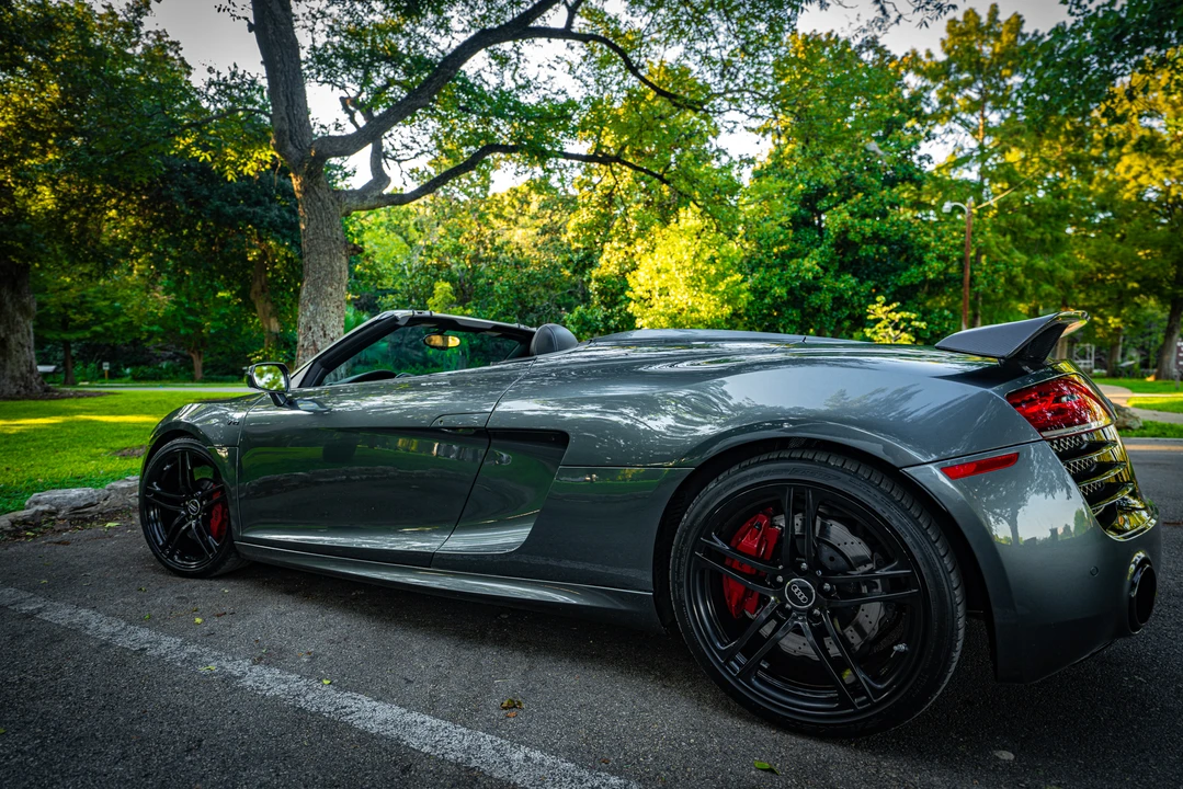 2014 Audi 42 R8 - Image 27 of 31