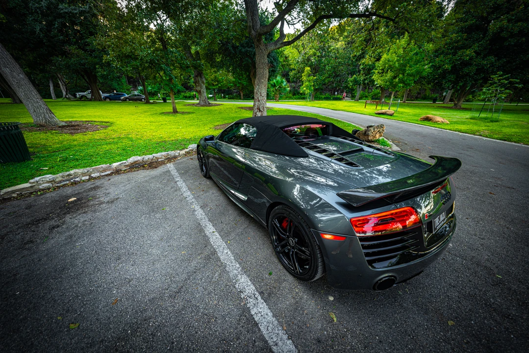 2014 Audi 42 R8 - Image 14 of 31