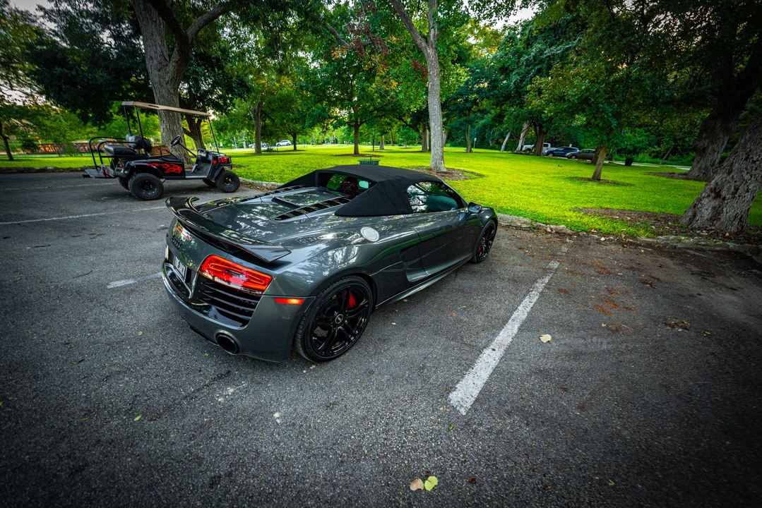 2014 Audi 42 R8 - Image 6 of 31