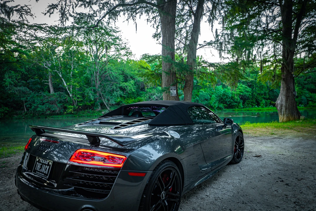 2014 Audi 42 R8 - Image 9 of 31