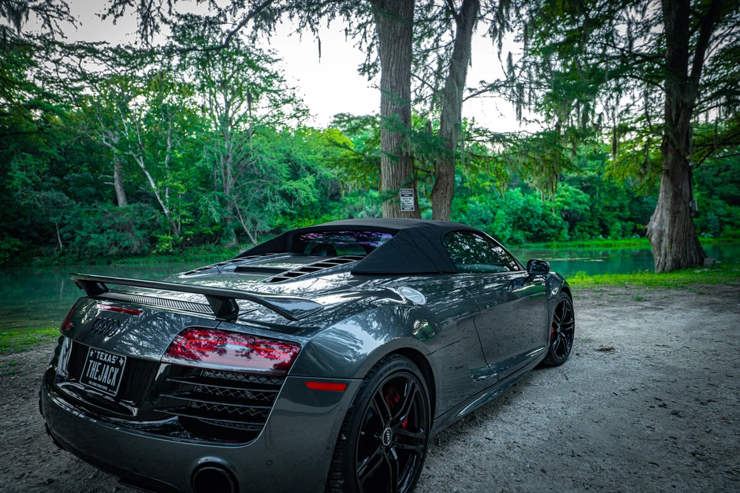 2014 Audi 42 R8 - Image 8 of 31