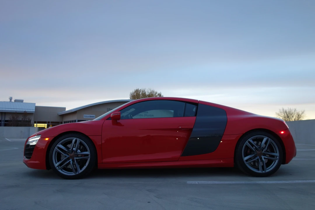 2014 Audi 42 R8 - Image 17 of 31