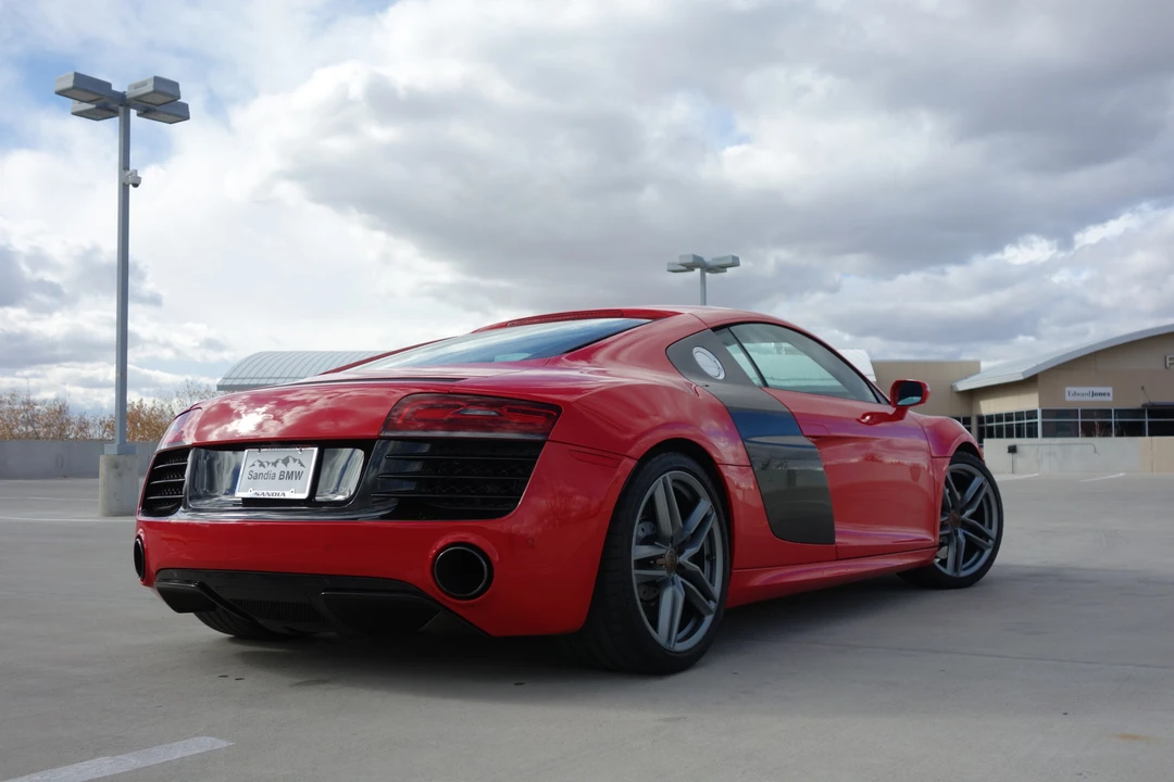 2014 Audi 42 R8 - Image 8 of 31