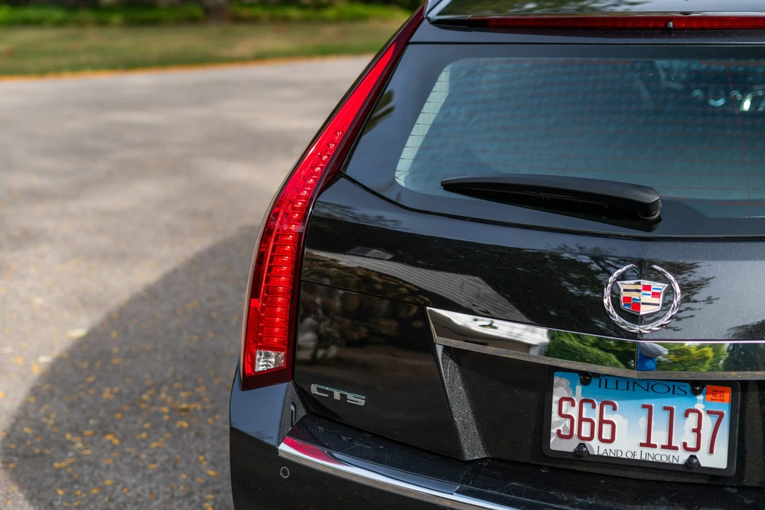 2014 Cadillac CTS-V 2nd Gen - Image 25 of 31
