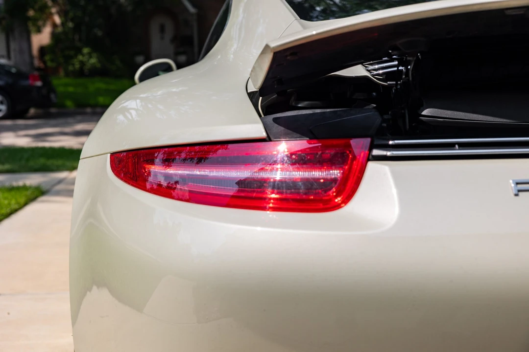 2014 Porsche 911 - Image 26 of 31