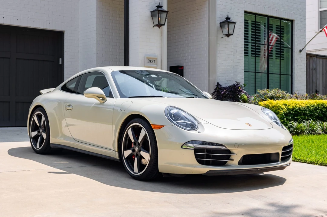 2014 Porsche 911 - Image 1 of 31