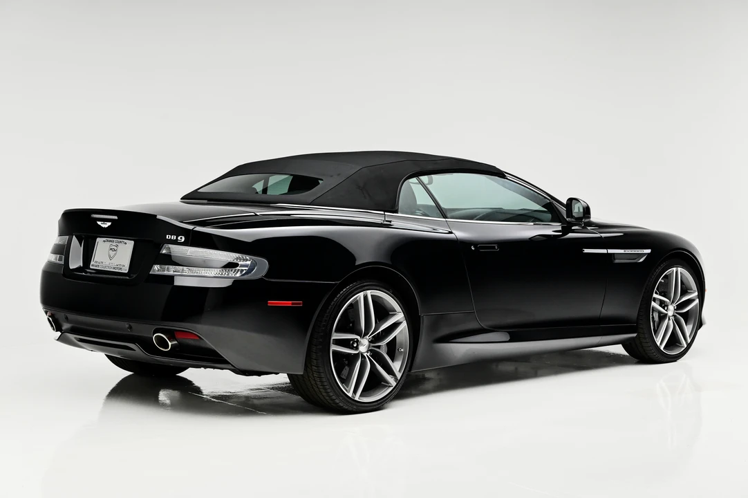 2015 Aston Martin DB9 - Image 10 of 31