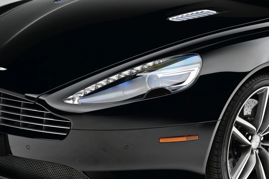 2015 Aston Martin DB9 - Image 16 of 31