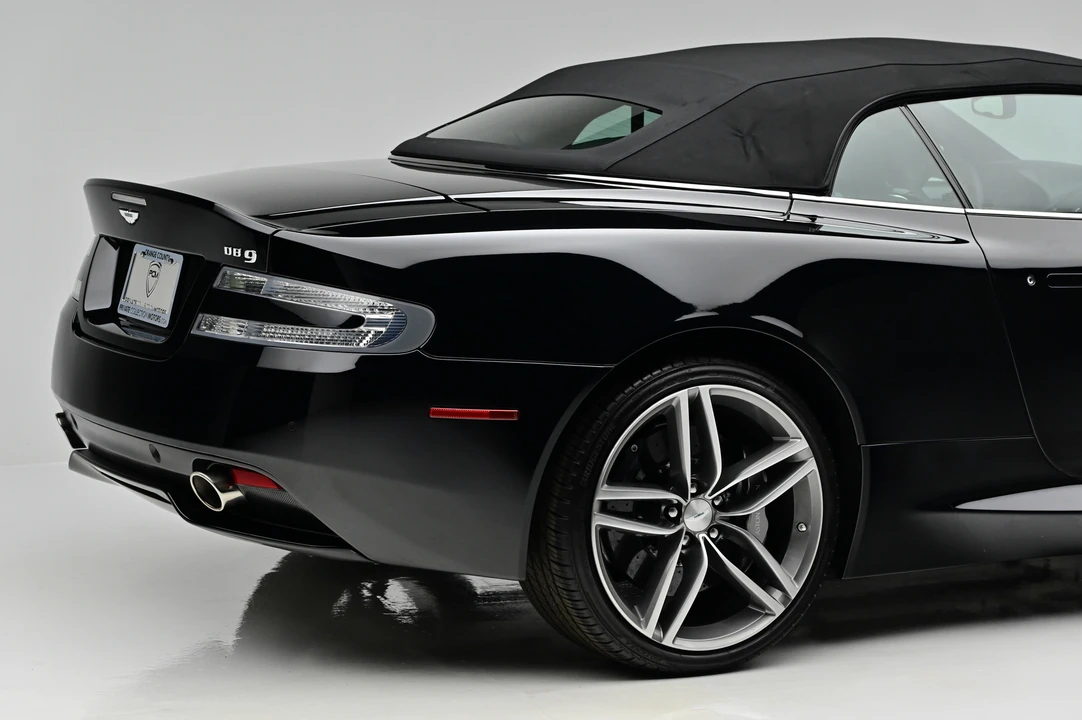 2015 Aston Martin DB9 - Image 23 of 31