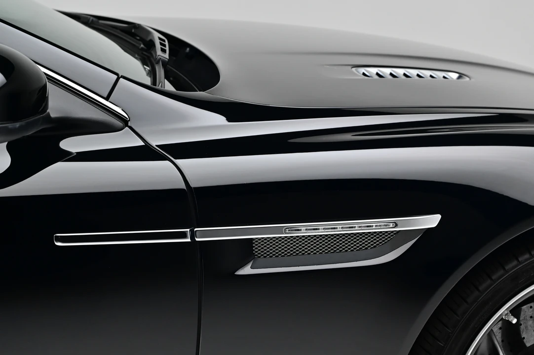 2015 Aston Martin DB9 - Image 30 of 31