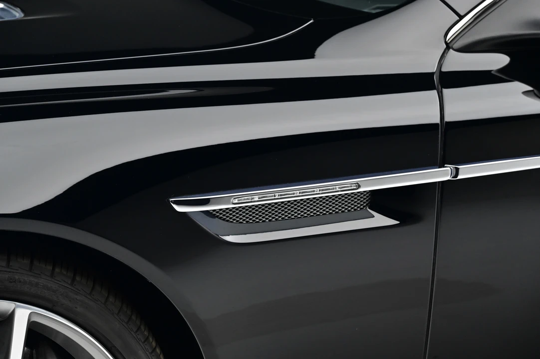 2015 Aston Martin DB9 - Image 31 of 31