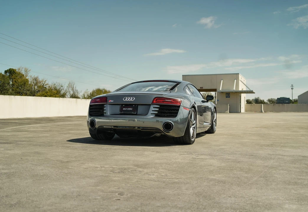 2015 Audi 42 R8 - Image 16 of 31