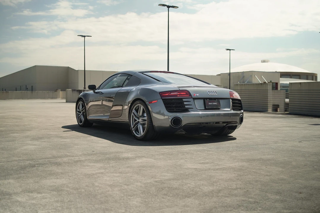 2015 Audi 42 R8 - Image 14 of 31