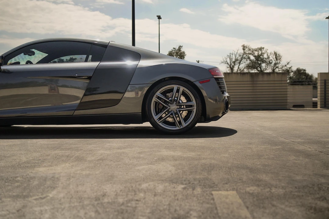 2015 Audi 42 R8 - Image 25 of 31