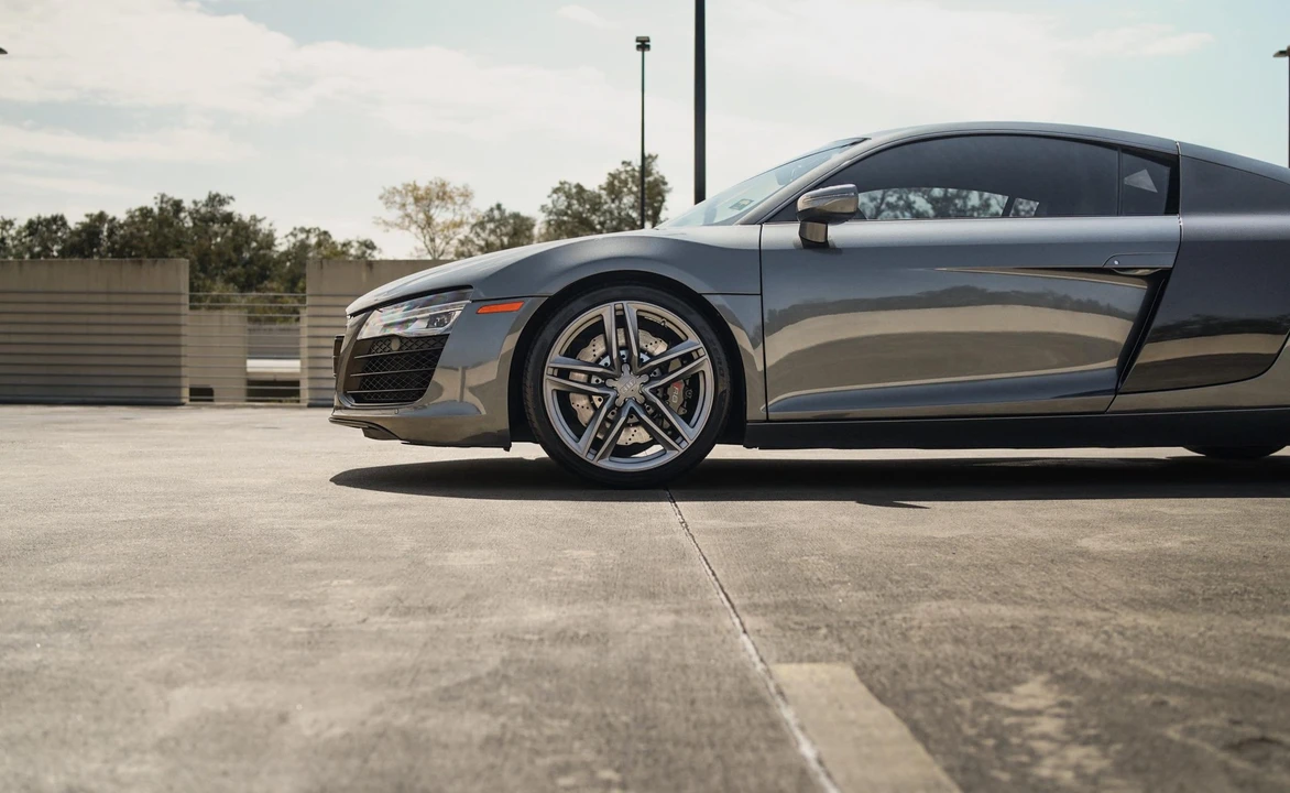2015 Audi 42 R8 - Image 24 of 31