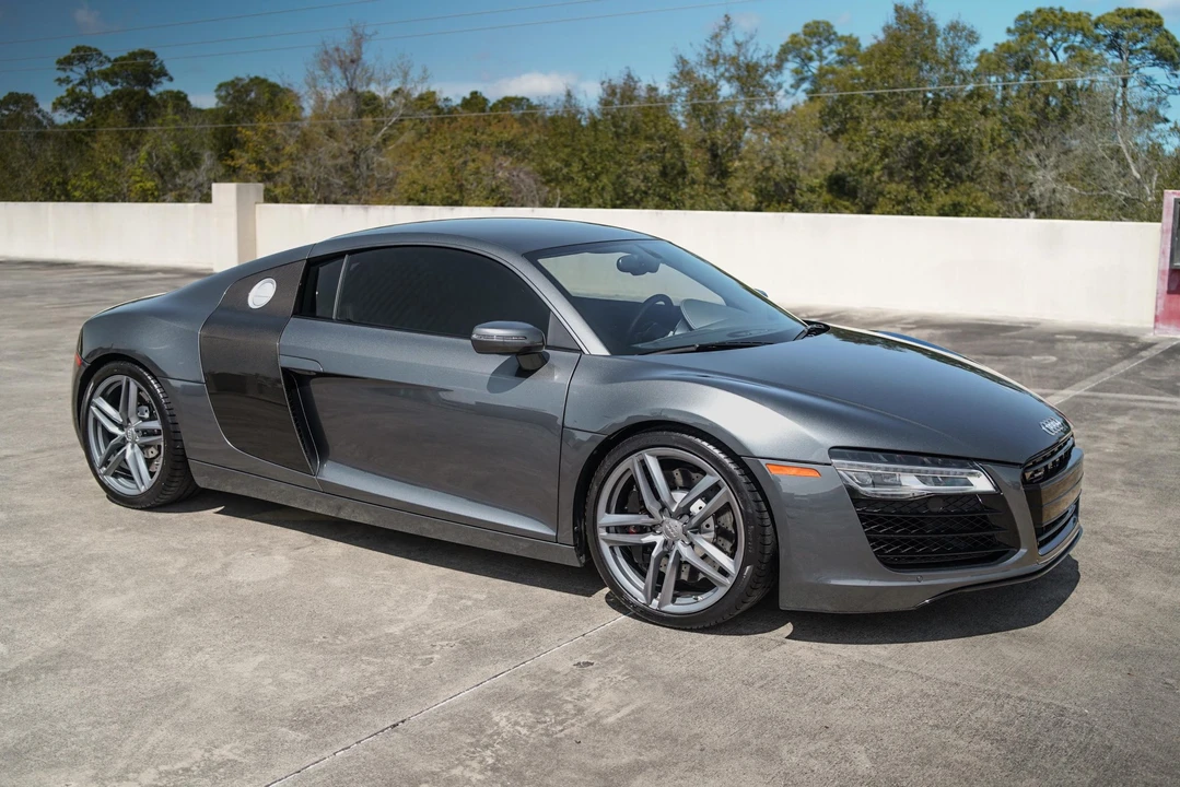 2015 Audi 42 R8 - Image 8 of 31