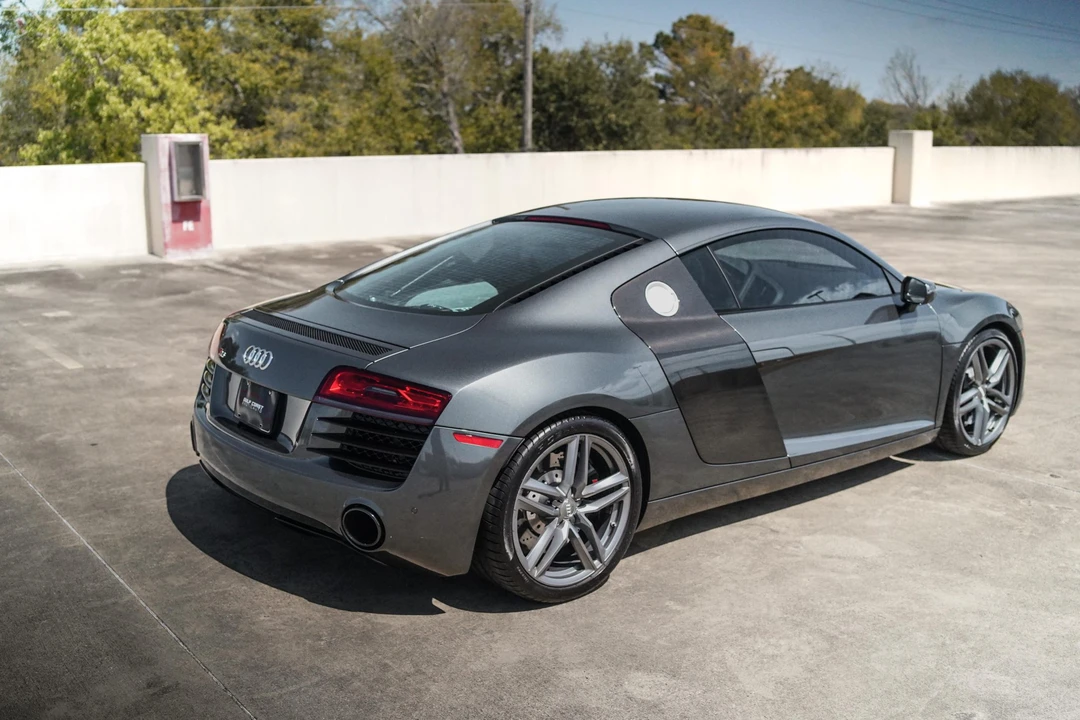 2015 Audi 42 R8 - Image 6 of 31