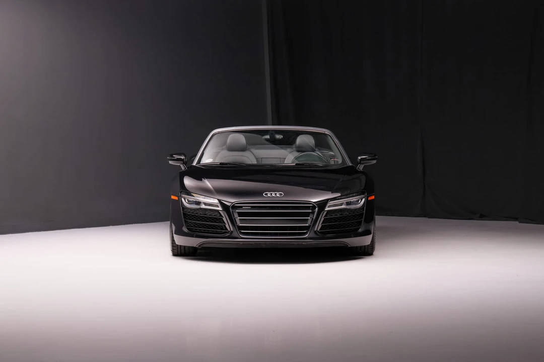 2015 Audi 42 R8 - Image 10 of 31