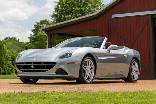 2015 Ferrari California T - Image 2 of 31