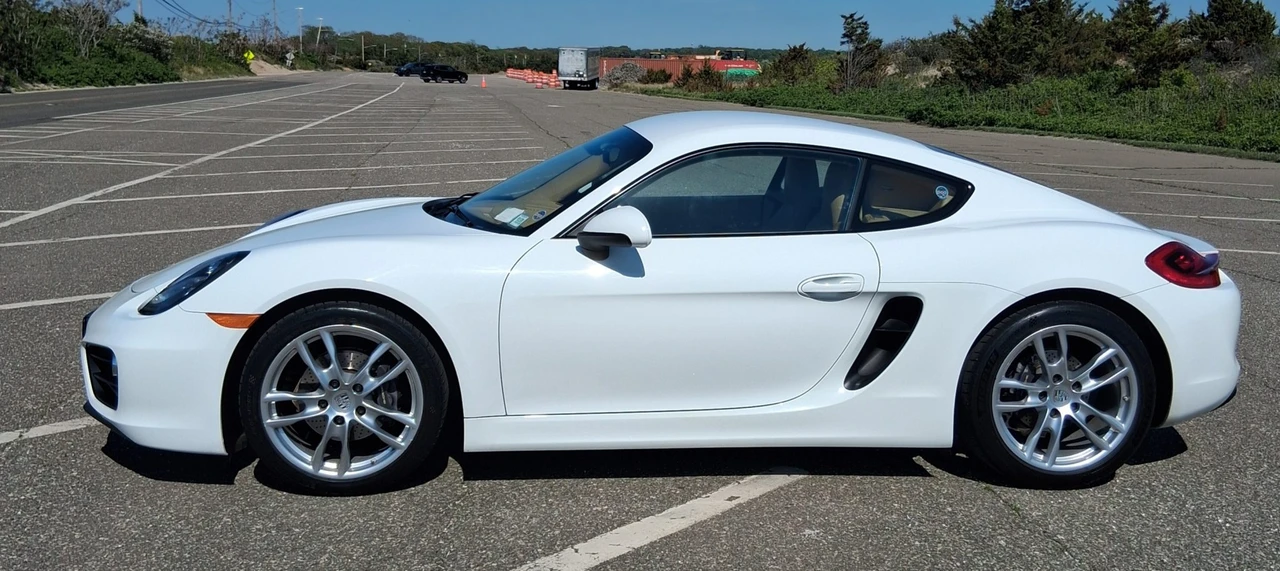 2016 Porsche 981 Cayman - Image 15 of 31