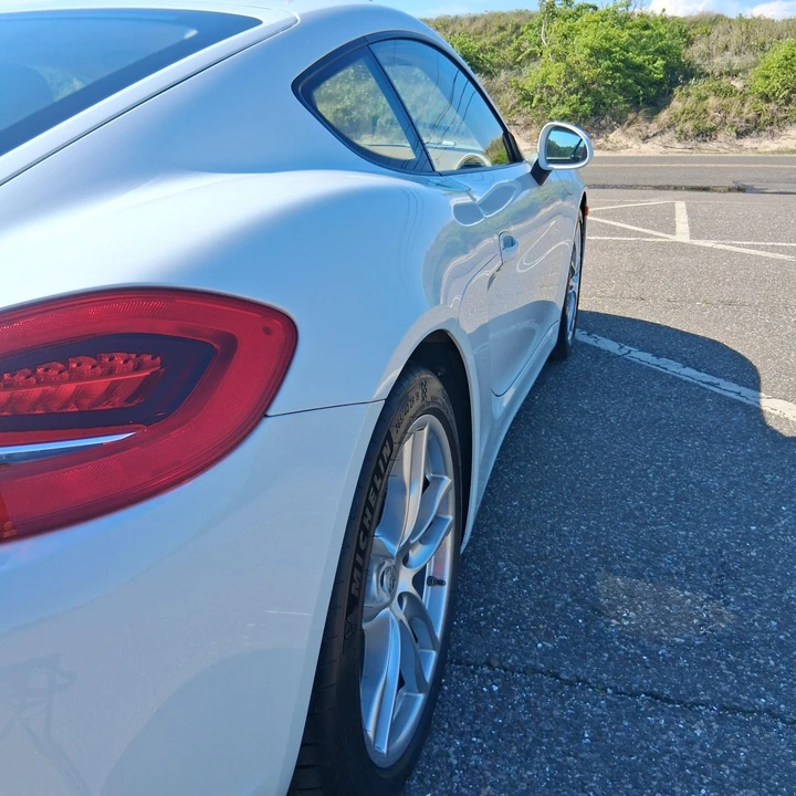 2016 Porsche 981 Cayman - Image 28 of 31