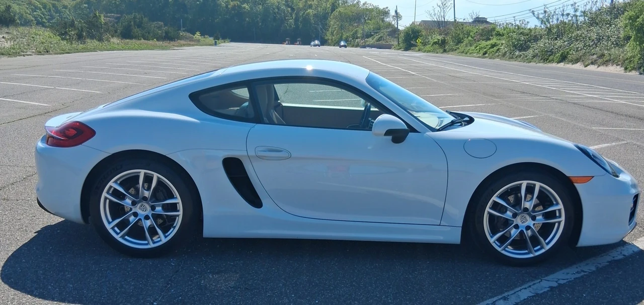 2016 Porsche 981 Cayman - Image 9 of 31