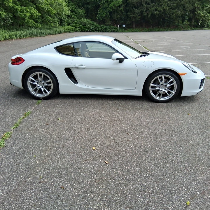 2016 Porsche 981 Cayman - Image 8 of 31