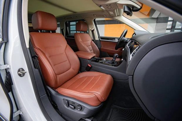 2016 Volkswagen Touareg - Image 4 of 7