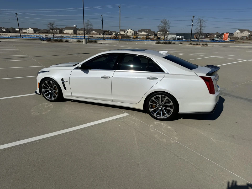 2017 Cadillac CTS-V 3rd Gen - Image 2 of 31