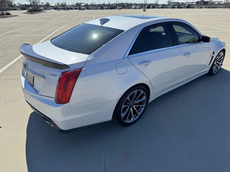 2017 Cadillac CTS-V 3rd Gen - Image 9 of 31