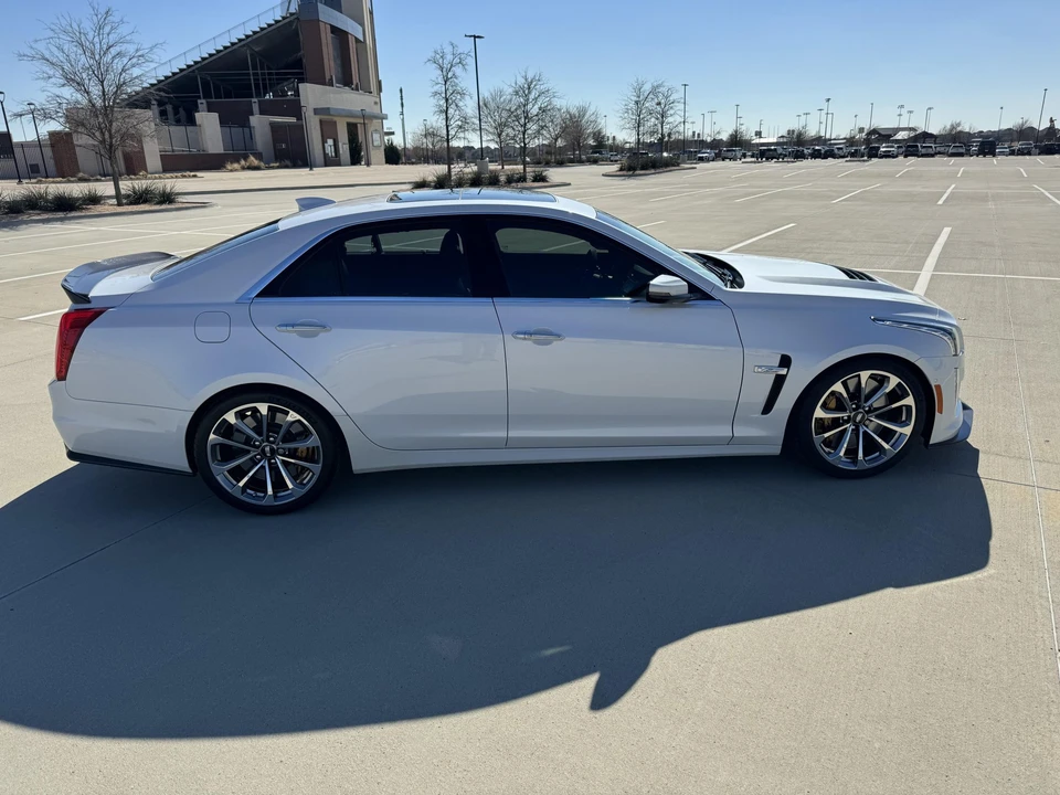 2017 Cadillac CTS-V 3rd Gen - Image 10 of 31