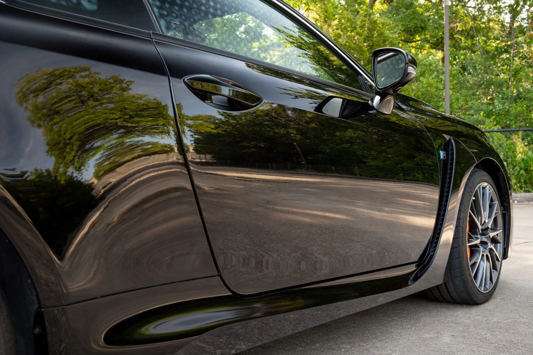 2017 Lexus RC F - Image 18 of 31