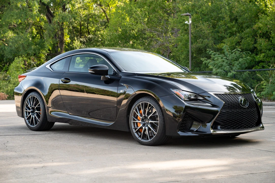2017 Lexus RC F - Image 7 of 31