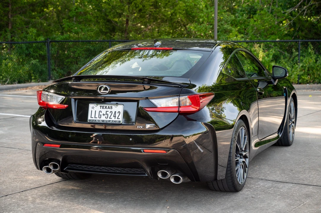 2017 Lexus RC F - Image 10 of 31