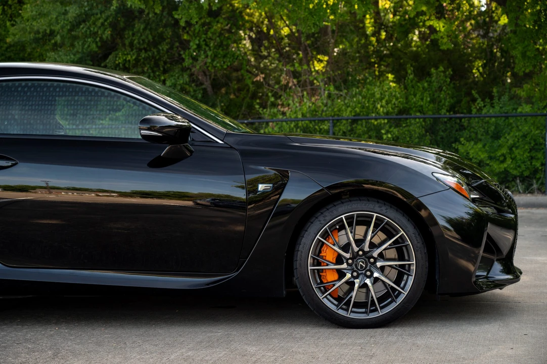 2017 Lexus RC F - Image 16 of 31
