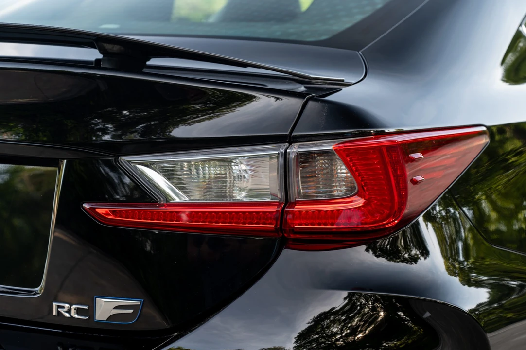 2017 Lexus RC F - Image 31 of 31