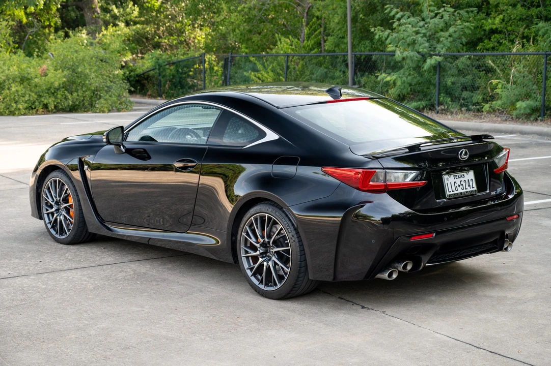 2017 Lexus RC F - Image 14 of 31