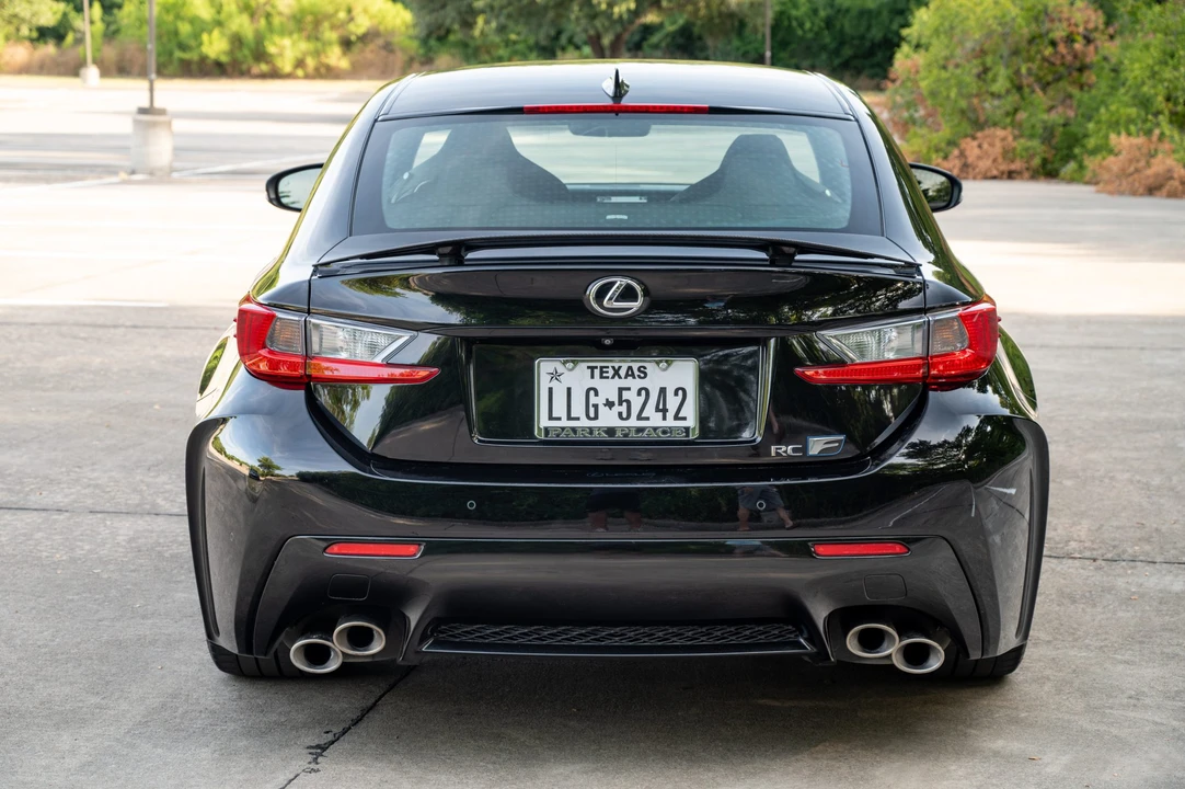 2017 Lexus RC F - Image 11 of 31