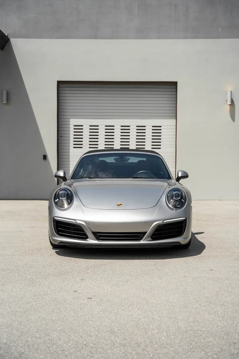 2017 Porsche 991 Carrera - Image 27 of 31