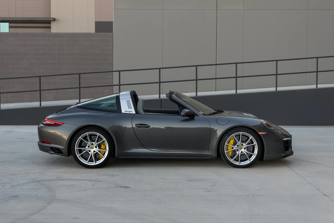 2017 Porsche 991 Carrera GTS - Image 17 of 31