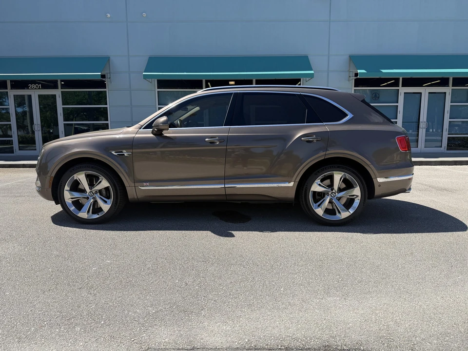 2018 Bentley Bentayga - Image 8 of 31