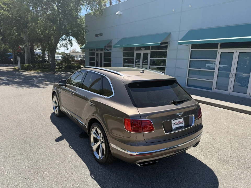 2018 Bentley Bentayga - Image 10 of 31