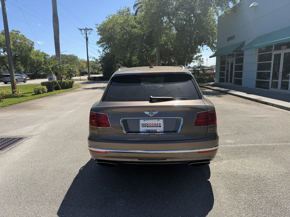 2018 Bentley Bentayga - Image 13 of 31