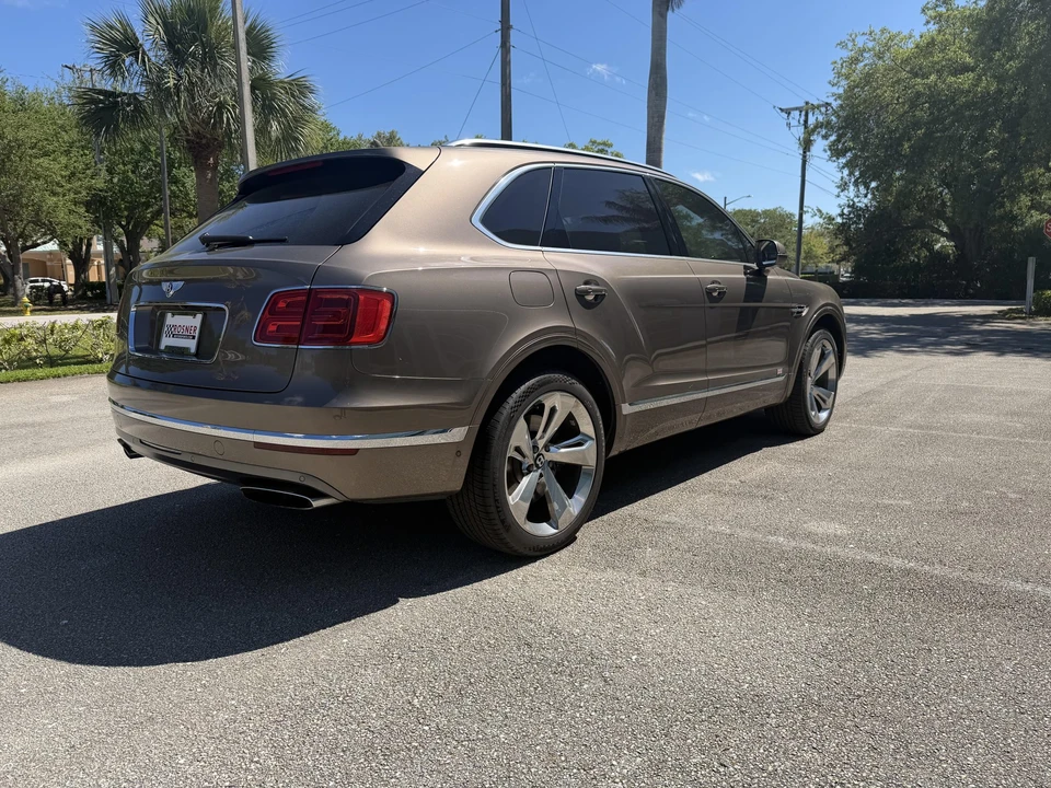 2018 Bentley Bentayga - Image 18 of 31