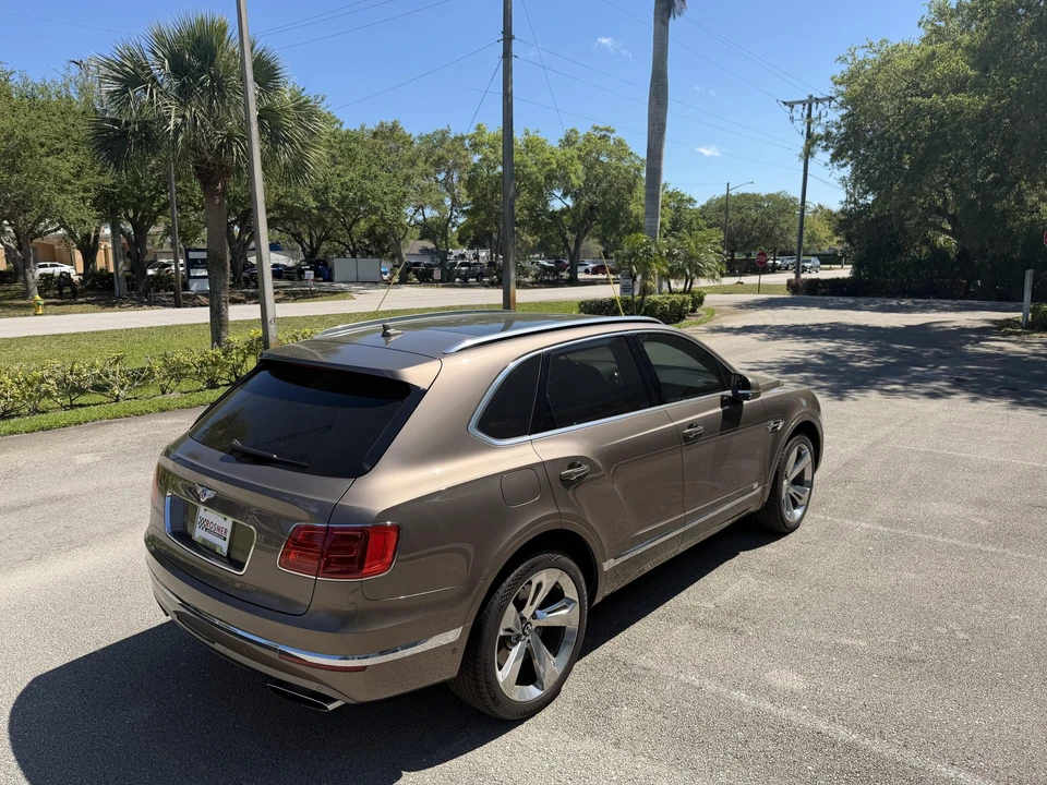 2018 Bentley Bentayga - Image 16 of 31